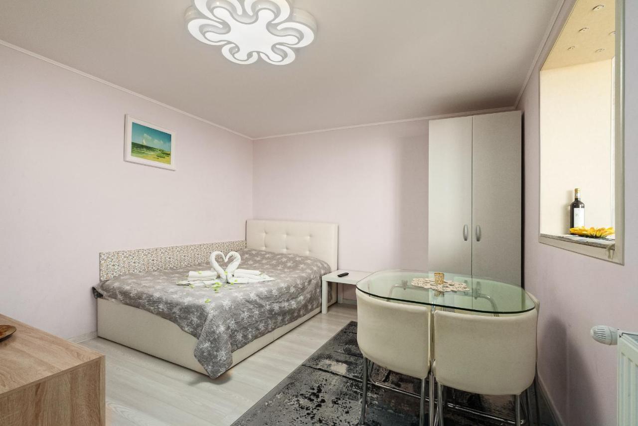 Stone Gate Apartment #1 Bucarest Extérieur photo