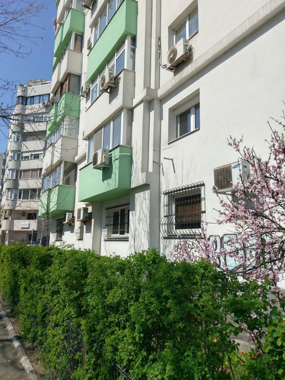 Stone Gate Apartment #1 Bucarest Extérieur photo